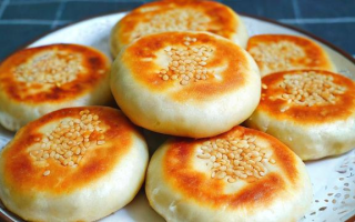 如何制作美味的肉烧饼？