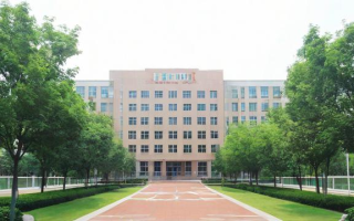 江宁中学怎么样啊，江宁中学的教学质量和校园环境究竟如何？