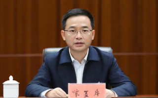 研究生闫琛琛，学术之路有何独特探索？，研究生闫琛琛，其研究专长是什么？，闫琛琛研究生阶段有哪些成果？
