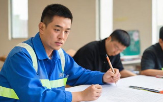 如何报名参加社区工作者职位？