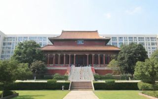 如何从研究生成功转型为大学讲师？