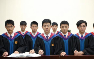 研究生刚加入新群，他们面临的首要挑战是什么？