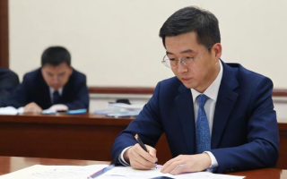 去年国考报考人数有何变化？