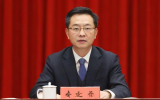 汪晓峰研究生，他的学术专长和研究成果是什么？