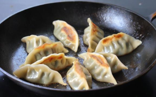 锅贴应该如何煎制才能达到最佳口感？