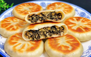 如何制作美味的梅菜饼？