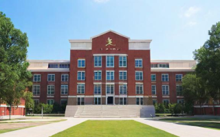 清华法学院研究生的求学之路，挑战与机遇并存吗？