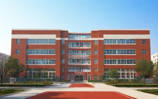 郏县镇一中教学质量与校园环境如何？