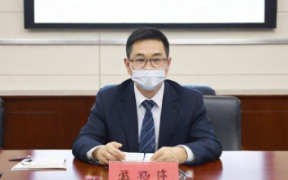 文艺风，皮研所研究生，在科研与临床间，如何寻得专业精进之路？，直白风，皮研所研究生的培养模式是怎样的，能否助力专业突破？，悬念风，皮研所研究生，他们究竟藏着哪些不为人知的科研故事？