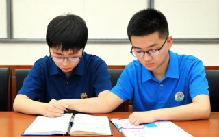 如何进行高考报名？