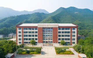 罗山高中怎么样，罗山高中的教学质量和校园环境如何？
