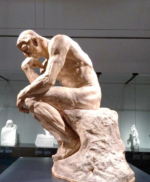 独立思维的表现有哪些具体特征？-图1