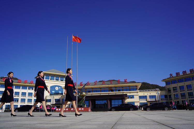 信阳航校录取分数线是多少？-图2