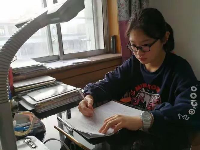 鹤岗中学今年录取线是多少?-图2 鹤岗中学今年录取线是多少?-图2