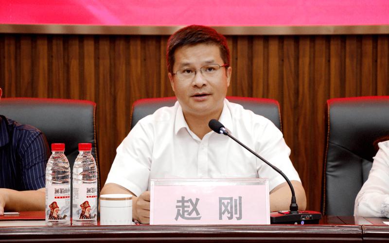 赵刚上的是哪个学校-图1 赵刚上的是哪个学校-图1