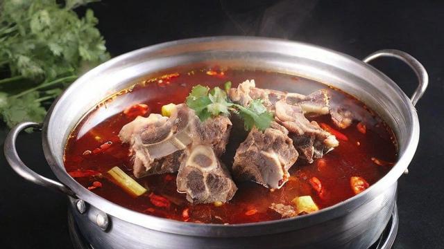 牛骨头火锅怎么做(牛骨头火锅怎么做视频教程)-第1张图片-益智教育网 牛骨头火锅怎么做(牛骨头火锅怎么做视频教程)-第1张图片-益智教育网