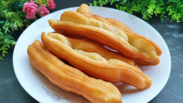 如何制作美味的豆浆油条?-第1张图片-益智教育网 如何制作美味的豆浆油条?-第1张图片-益智教育网