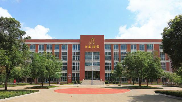 昆明盘龙小学教学质量如何?师资、环境、口碑全解析-第2张图片-益智教育网 昆明盘龙小学教学质量如何?师资、环境、口碑全解析-第2张图片-益智教育网