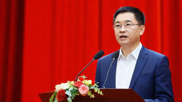 如何有效练习演讲技巧以提升表达与感染力?-第1张图片-益智教育网 如何有效练习演讲技巧以提升表达与感染力?-第1张图片-益智教育网