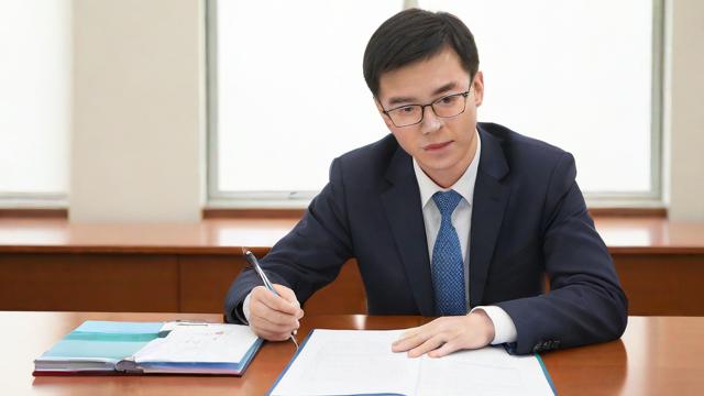 如何申请教师资格证?完整步骤与注意事项-第1张图片-益智教育网 如何申请教师资格证?完整步骤与注意事项-第1张图片-益智教育网