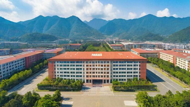 探寻寻甸民族中学的教育特色与成就-第2张图片-益智教育网