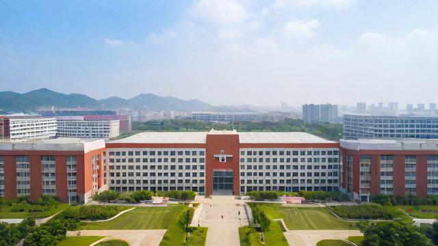 阳江一中成绩究竟如何?是否在教学成果上表现突出呢?-第1张图片-益智教育网 阳江一中成绩究竟如何?是否在教学成果上表现突出呢?-第1张图片-益智教育网