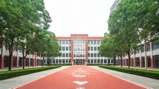 南京人民高中的教学质量和校园环境如何?-第1张图片-益智教育网 南京人民高中的教学质量和校园环境如何?-第1张图片-益智教育网