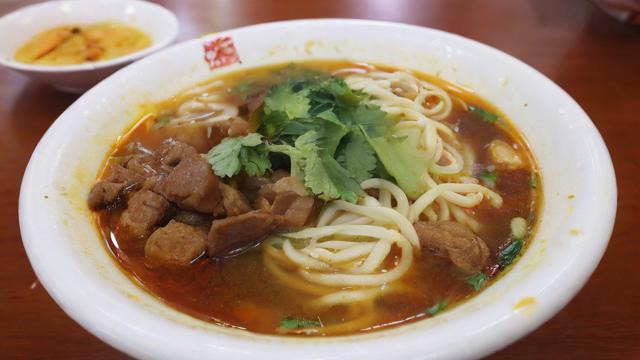 青岛市十六中伙食好吗?学生评价与餐食选择解析-第1张图片-益智教育网 青岛市十六中伙食好吗?学生评价与餐食选择解析-第1张图片-益智教育网