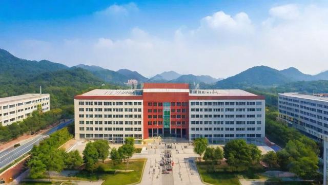 庐江八中的办学特色和教育质量如何?-第2张图片-益智教育网 庐江八中的办学特色和教育质量如何?-第2张图片-益智教育网