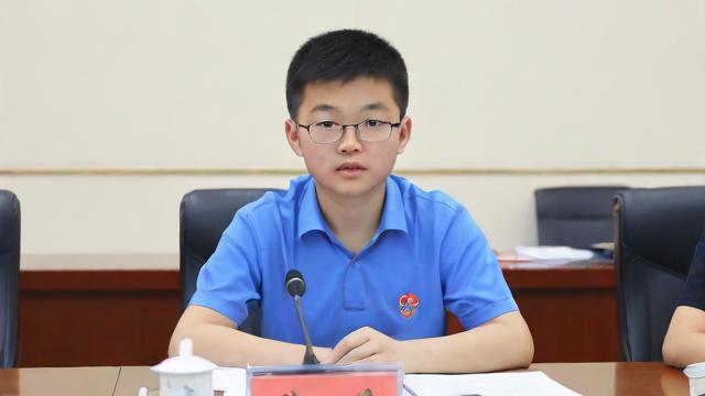 实验中学的赵子航表现如何?-第1张图片-益智教育网 实验中学的赵子航表现如何?-第1张图片-益智教育网