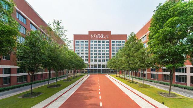 杨家坪中学的教学质量和校园环境如何?-第2张图片-益智教育网 杨家坪中学的教学质量和校园环境如何?-第2张图片-益智教育网