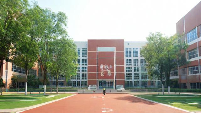 18 中学校教学质量、师资力量与校园环境究竟如何?-第1张图片-益智教育网 18 中学校教学质量、师资力量与校园环境究竟如何?-第1张图片-益智教育网