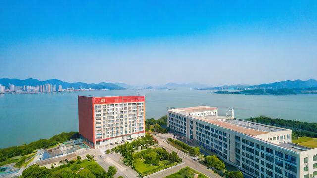 巢湖三中教学质量与环境如何?-第1张图片-益智教育网 巢湖三中教学质量与环境如何?-第1张图片-益智教育网