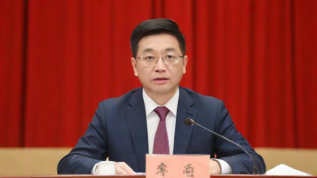 麦周明研究生的学术成就或专业领域是什么?-第2张图片-益智教育网 麦周明研究生的学术成就或专业领域是什么?-第2张图片-益智教育网