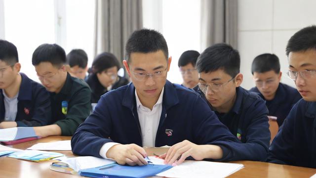 研究生社会实践部如何成为学术与社会的桥梁?-第1张图片-益智教育网 研究生社会实践部如何成为学术与社会的桥梁?-第1张图片-益智教育网