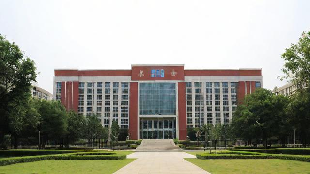 南昌工程学院研究生,他们的研究生活与学术成就如何?-第2张图片-益智教育网 南昌工程学院研究生,他们的研究生活与学术成就如何?-第2张图片-益智教育网
