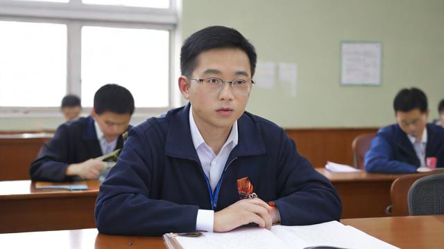 研究生选择成为中学老师,这一职业转变背后的动机与挑战是什么?-第3张图片-益智教育网 研究生选择成为中学老师,这一职业转变背后的动机与挑战是什么?-第3张图片-益智教育网