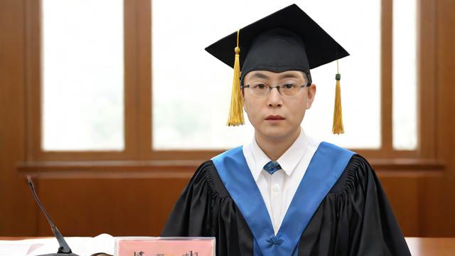 如何通过人物生涯访谈来深入了解研究生的成长历程与挑战？-第1张图片-益智教育网