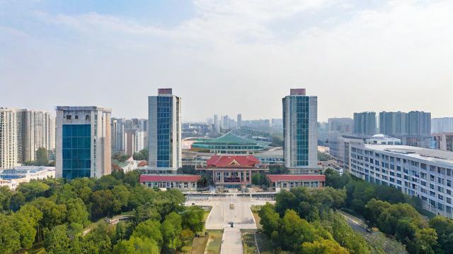 山中医研究生学硕如何平衡传承与创新？-第2张图片-益智教育网