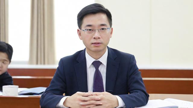 研究生可以当教师吗?学历要求与就业前景解析-第2张图片-益智教育网 研究生可以当教师吗?学历要求与就业前景解析-第2张图片-益智教育网