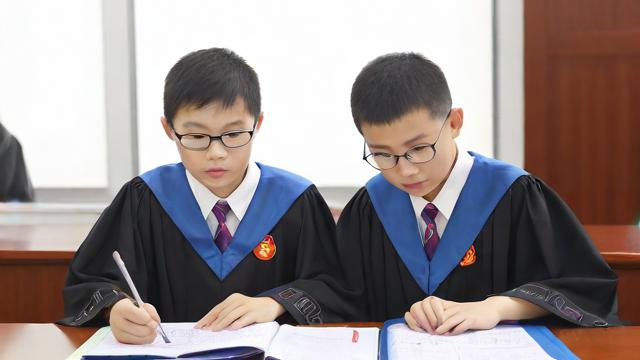 研究生助学贷款流程有哪些关键步骤?-第1张图片-益智教育网 研究生助学贷款流程有哪些关键步骤?-第1张图片-益智教育网