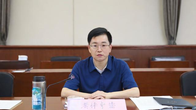 国考冠冕背后隐藏着怎样的挑战与荣耀?-第1张图片-益智教育网 国考冠冕背后隐藏着怎样的挑战与荣耀?-第1张图片-益智教育网